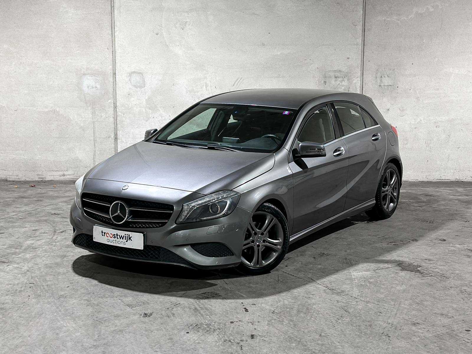 Mercedes-Benz A180 4U3 A-klasse 121pk 2013 (Origineel-NL), 8-SRR-41