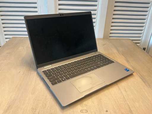 Laptop - Dell Inc. - Latitude 5520