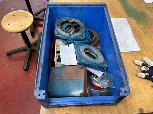 DeMag diverse onderdelen waaronder remschijf, jalousie etc.