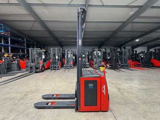 Serviciu 2018 + UVV 04/2027 Linde L14 1,400kg Tip Litiu LI-ION Platformer Stacker Ant 2,092 ore