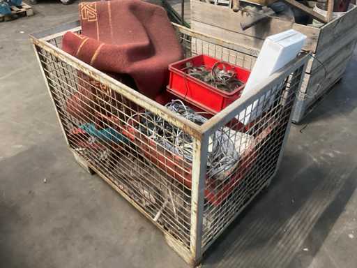 Vari componenti, attrezzi, cablaggi