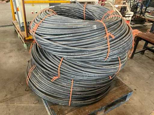 Rollen von PE-Rohren (3x)