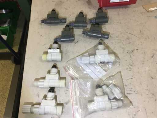 Posten Druckhalteventile zu Dosierpumpen