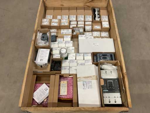 Lotto di materiale per l'installazione