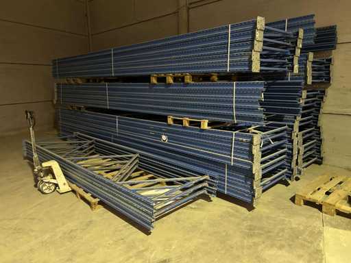 Lot de Racks de rangement (échelles, traverses, grilles)