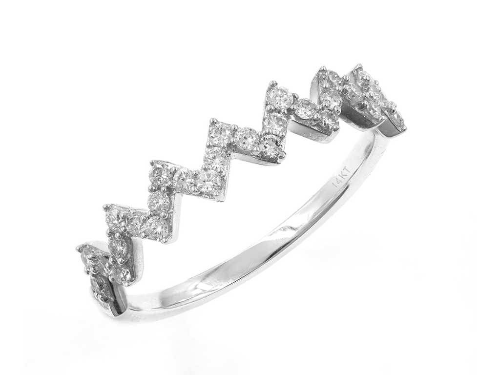 14 KT White gold Ring With Natural Diamonds