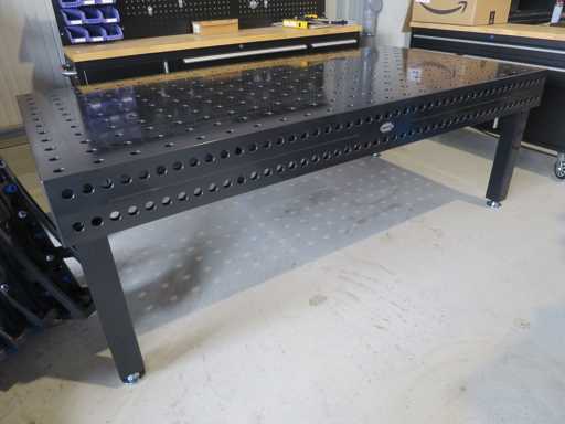 SIEGMUND 750 - Table de soudure 3,0 x 1,5 NITRÉATE / Table perforée