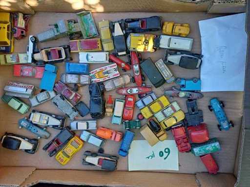  - COLLECTION - MODEL CARS FOR COLLECTORS, DYNKY TOYS, CORGI, SOLIDO, ETC...