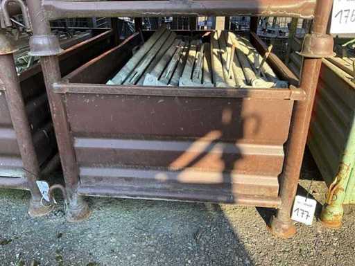 Barele cu 3 suporturi pentru picioare