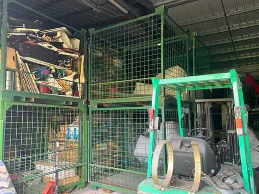 Batch of large storage bins (31x)
