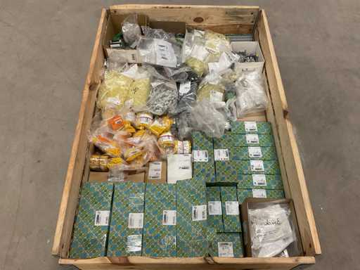 Lotto di materiale per l'installazione