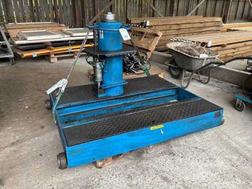 2002 Slift THZ 13/1200 Hydraulic Well Jack
