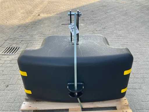 Front weight, "750kg"