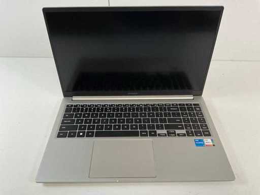 Samsung 750XED 15,6", Core(TM) i5 12. generacji, 8 GB RAM, 256 GB NVMe Laptop