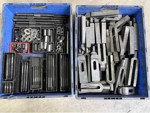   Post clamping devices