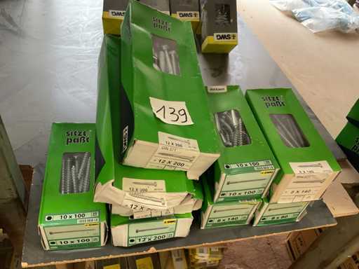 9 Kisten Holzbolzen