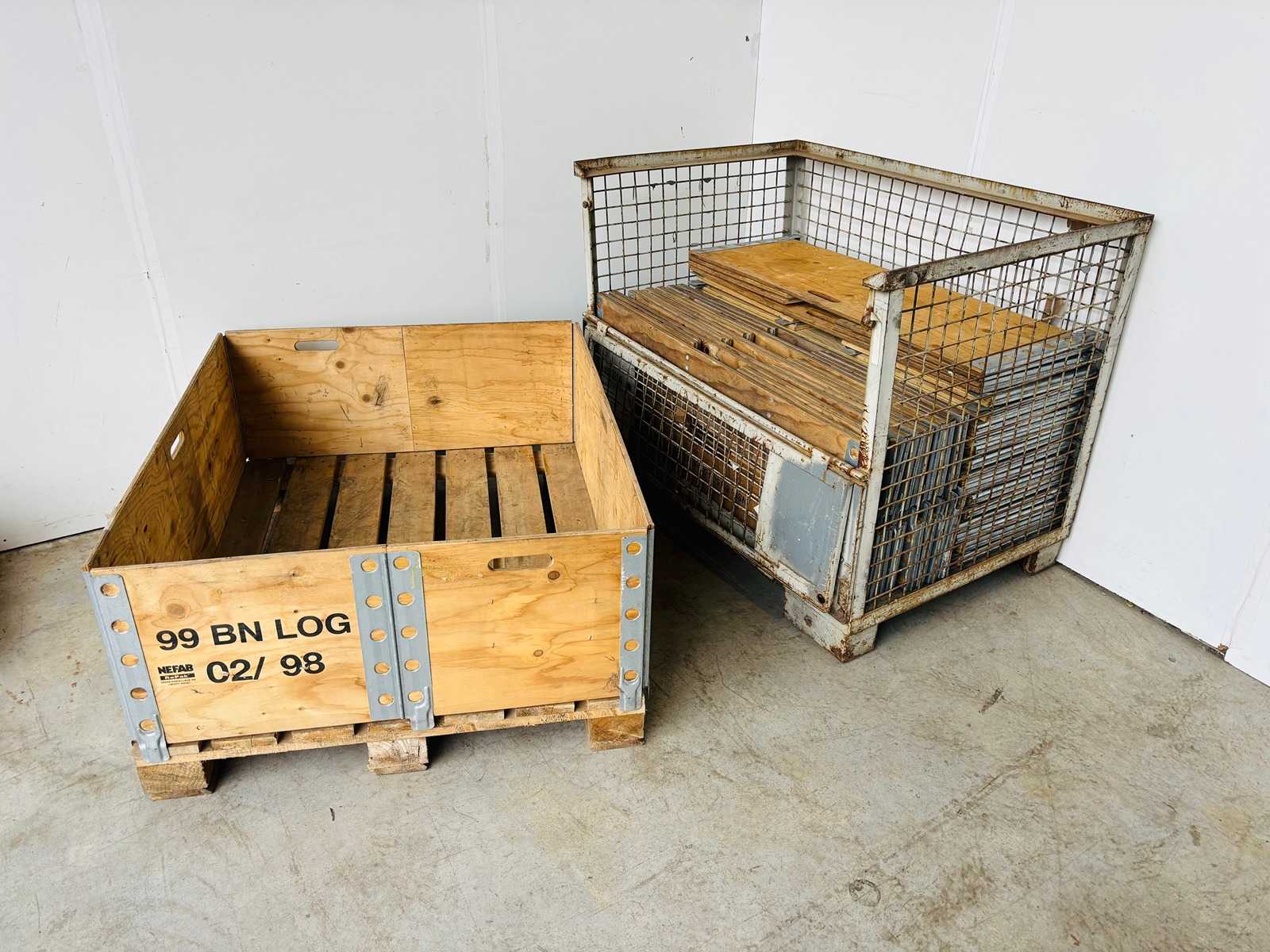 Metal box + 17 pallet frames 120x100cm