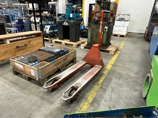 BT BTL 2000 Hand Hydraulic Pallet Jack