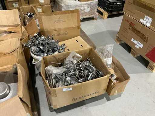 Partia śrub na wieszaki klikfit