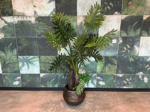 Pianta artificiale con vaso