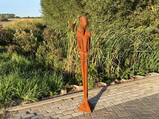 Sculptur? din font? 160 cm în?l?ime