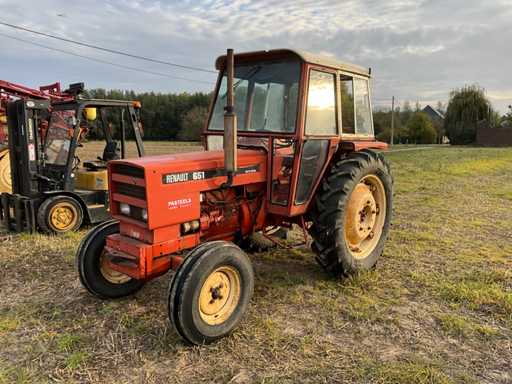 Renault 651 Tweewielaangedreven landbouwtractor