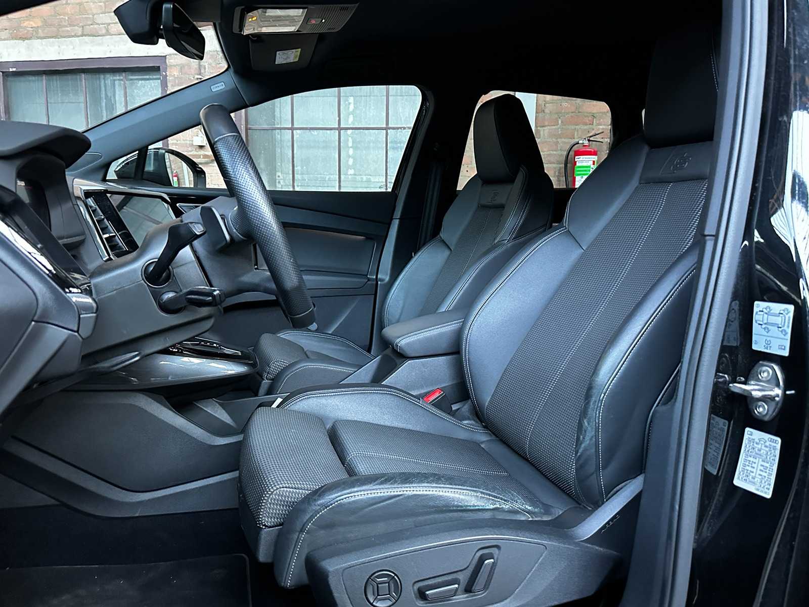 Audi Q4 e-tron 50 quattro Launch Edition S Competition 77 kWh 299pk 2022 (Original Dutch + 1st owner), P-122-GB 