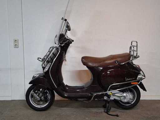 Piaggio Vespa LX50 Touring 25km snorscooter