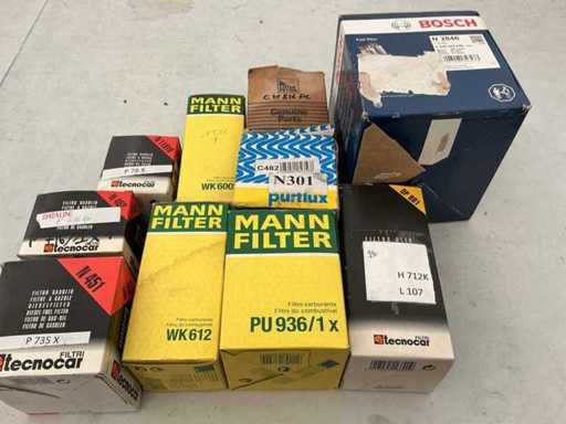 Lotti vari inclusi filtri carburante per auto