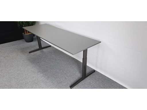 Ahrend - ESSA - Vergadertafel