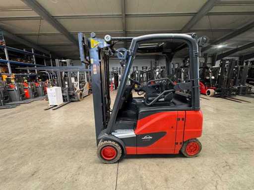 04/2021 Obsługa + UVV 04/2027 Linde E20PH 2.000kg Triplex 462cm Elektryczny wózek widłowy 12.455 godzin