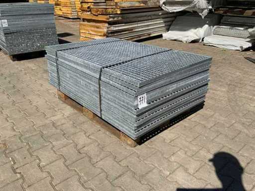 Stalowa podłoga z listwami 1400x880mm (15x)