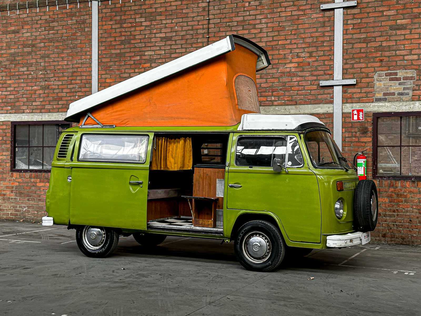 Volkswagen 23 Kampeerauto 1977, 00-SL-64 Camper