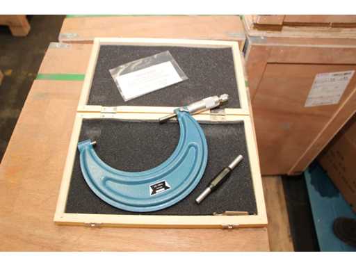 FREUTEK SDM0053 Außenmikrometer 100–125 mm x 0,01