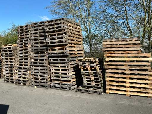 80 grandes palettes en bois