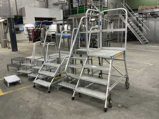 Diverse trappen en opstapjes (7x)