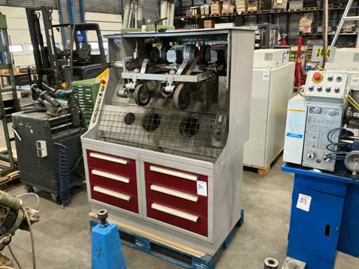 Machine à cordonnerie