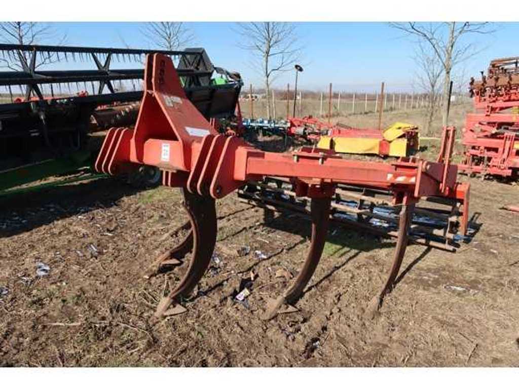 scarifier with leveller