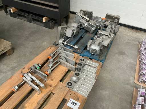 Electric motor with gearboxes (6x)