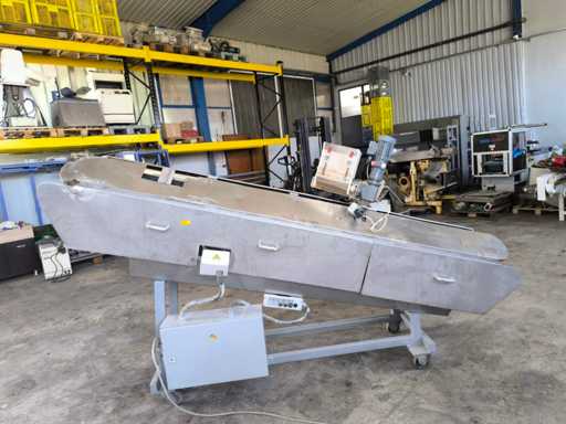 Ernst Kemper GmbH - Transportband met meelstrooier