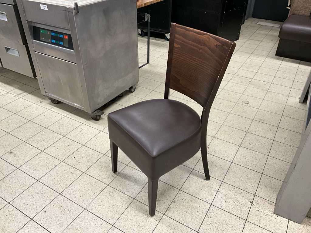 Mnóstwo krzeseł restauracyjnych ze sztucznej skóry (20x)
