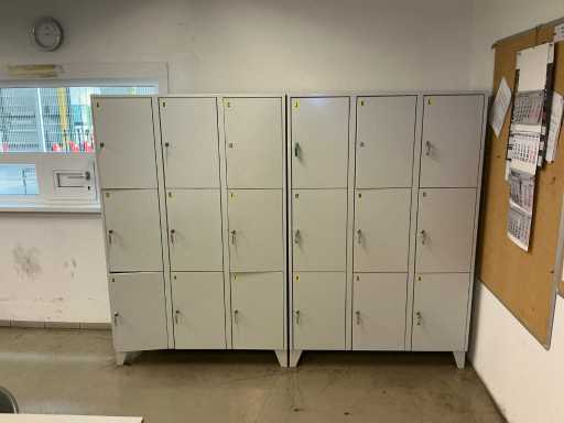 Armoire de casier (2x)