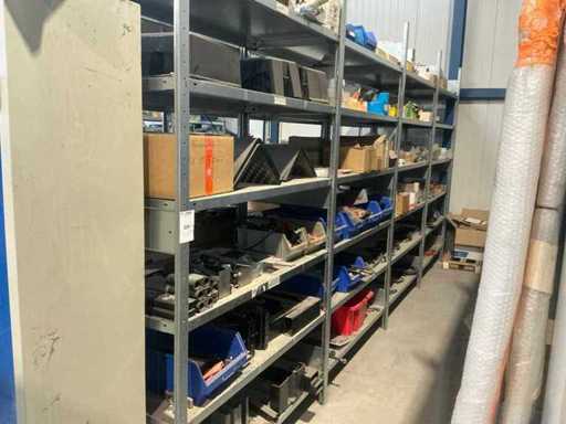 Charge von Lkw-Teilen