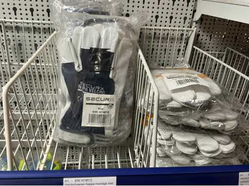 Batch of work gloves