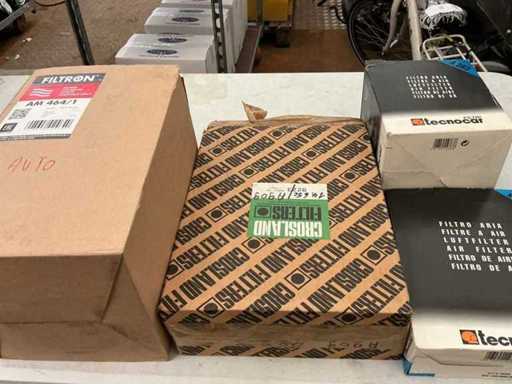 Lotti vari, inclusi filtri per il condizionamento dell'auto