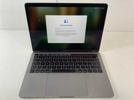 Apple MacBook Pro 13,3", Core(TM) i7 8e génération, 16 Go de RAM, 251 Go SSD Ordinateur portable