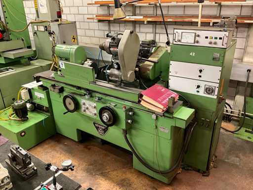 Struder RHU 650 Cylindrical grinding machine