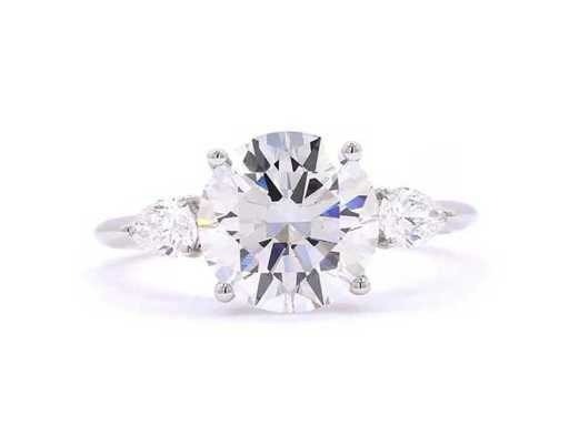 18 Karaat witgouden ring met 3,35 ct. diamant