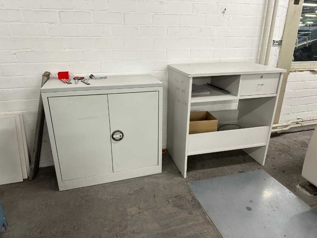 Ronis - Workshop cabinet with machine parts