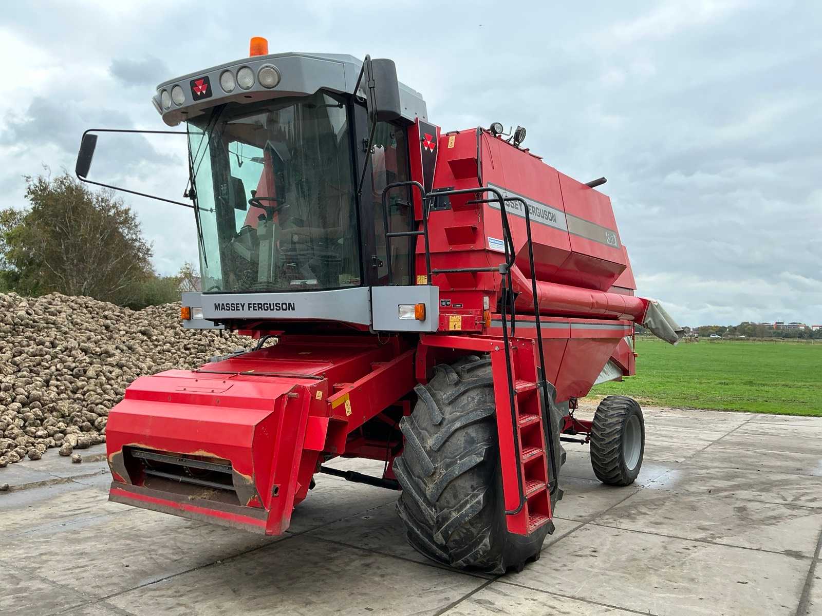 Massey ferguson MF30 Combine harvester